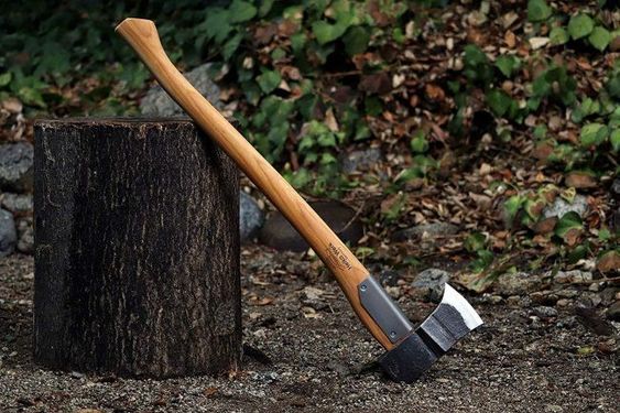 Learning different parts of the axe can be helpful, especially when you are buying one because you will know exactly what to look for.