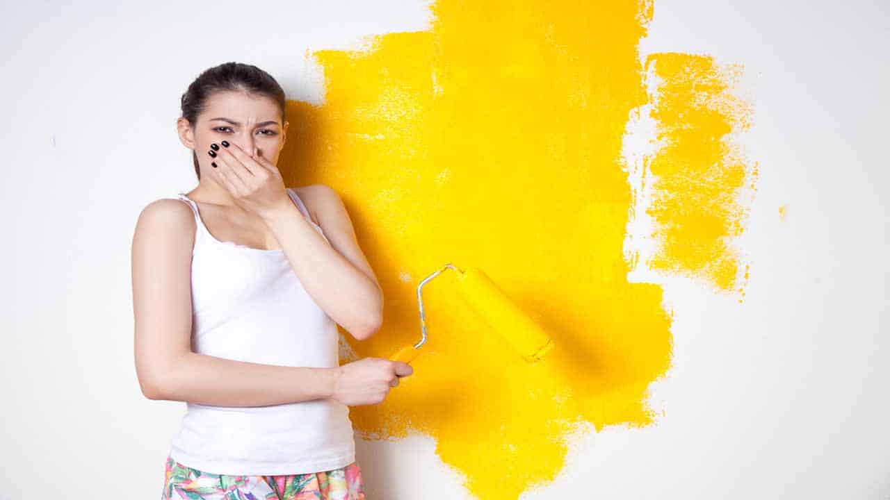 Once you paint something it can get messy. But, the most important thing that you need to know is how to get rid of paint smell. The smell can be very bad for you and other people, so knowing how to remove stain smell faster is important. The process is easy, you can use 7 different things that can help you remove paint scent.