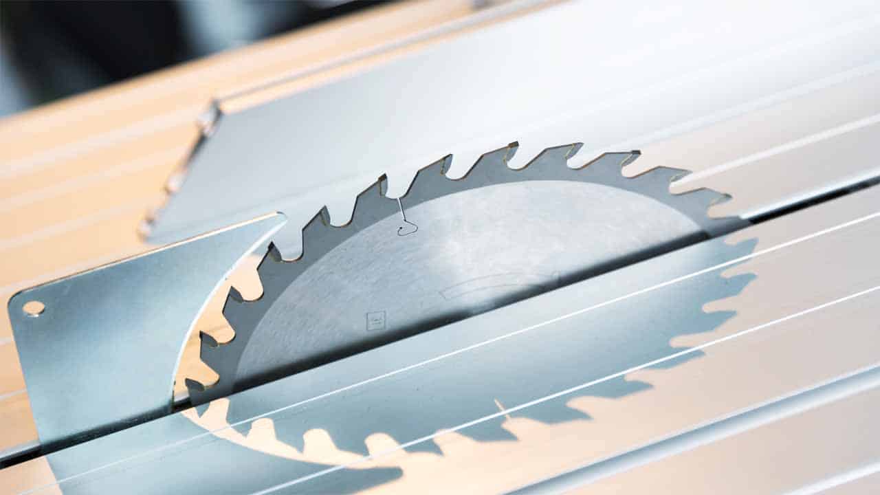 Finding a list of the best circular saw guides is easy, but knowing which features will help you and which won't is the hard problem. That's why our buyer's guide will list all the things you need to know before buying a circular saw guide.